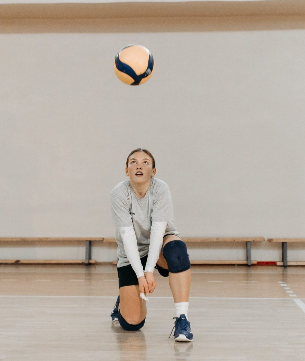 LA "TÉCNICA Y TÁCTICA" EN EL MINIVOLEY